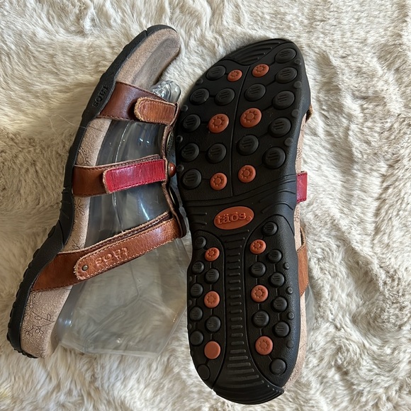 Prize 3 Harvest Multicolour Leather Slide Sandal
by Taos Size 9 - Picture 7 of 8